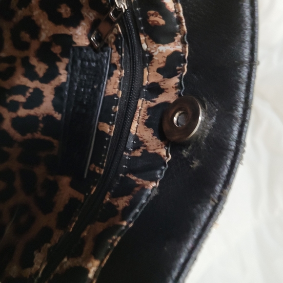 Essentials sequence shoulder bag - Picture 2 of 2